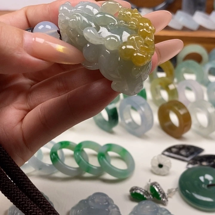 定制翡翠未镶嵌翡翠