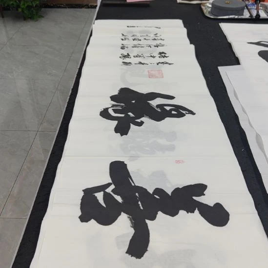 洛伊申国栋老师作品一副