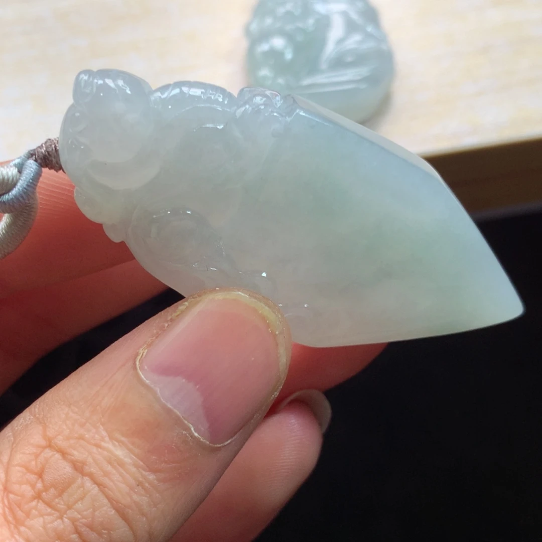 颈饰未镶嵌翡翠吊坠