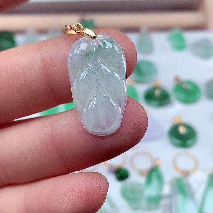 翡翠未镶嵌颈饰吊坠