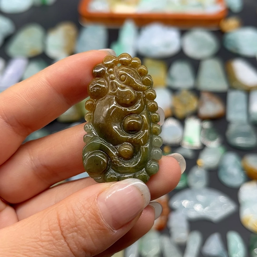 【闪购商品】翡翠颈饰未镶嵌泡泡龙