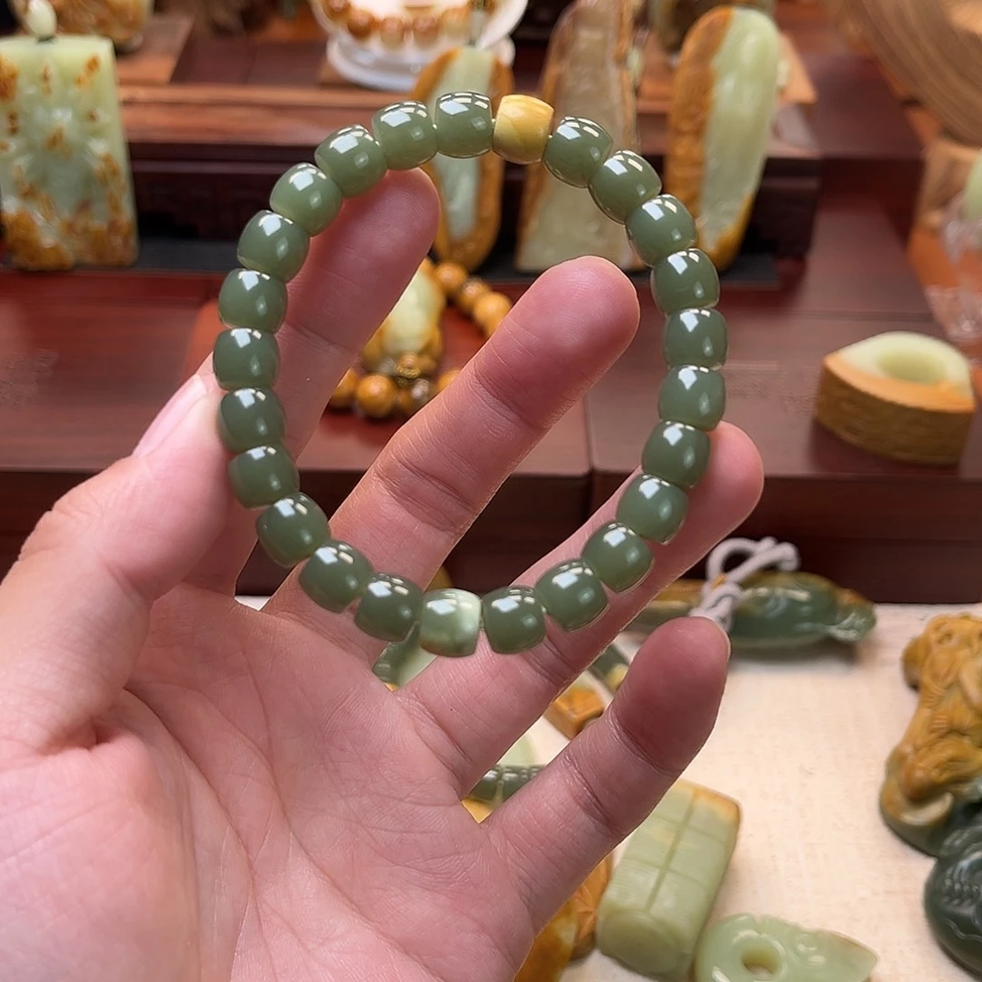 张****未镶嵌手串岫岩河磨玉（透闪石质玉）