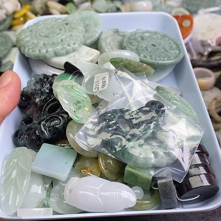 风***钟翡翠未镶嵌颈饰天然翡翠20