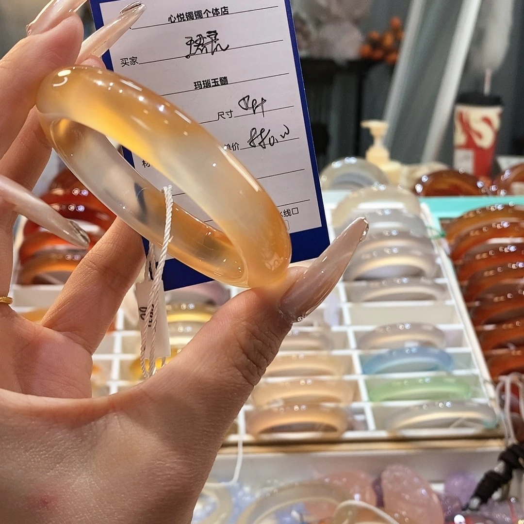 玛瑙/玉髓手镯未镶嵌