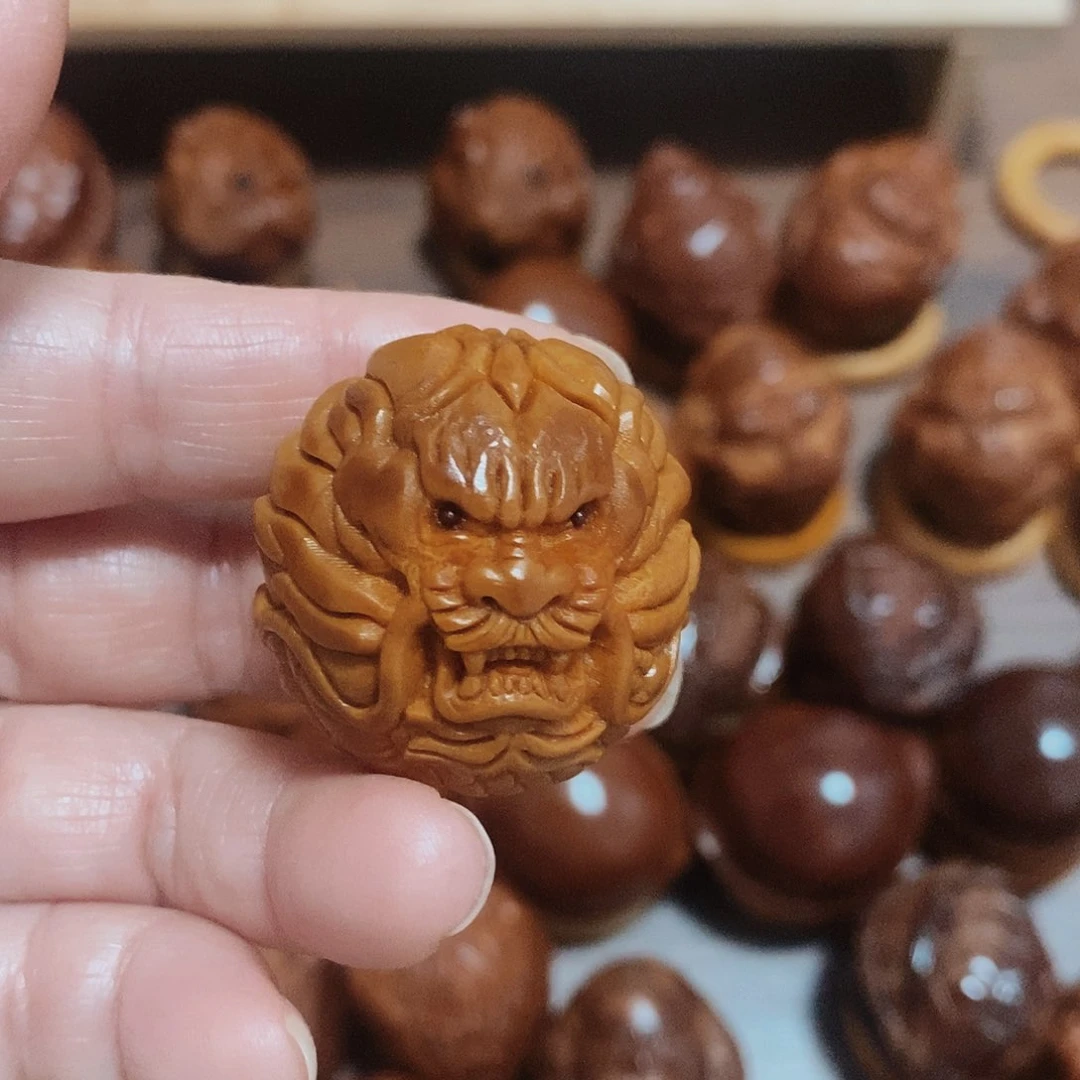 橄榄核把件核雕龙球