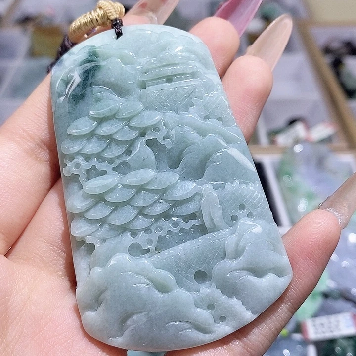 翡翠颈饰未镶嵌翡翠