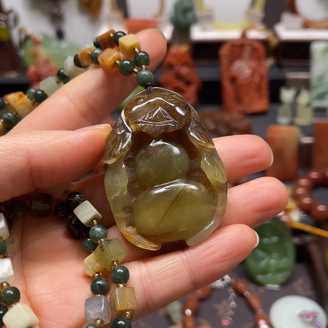 未镶嵌岫玉吊坠，