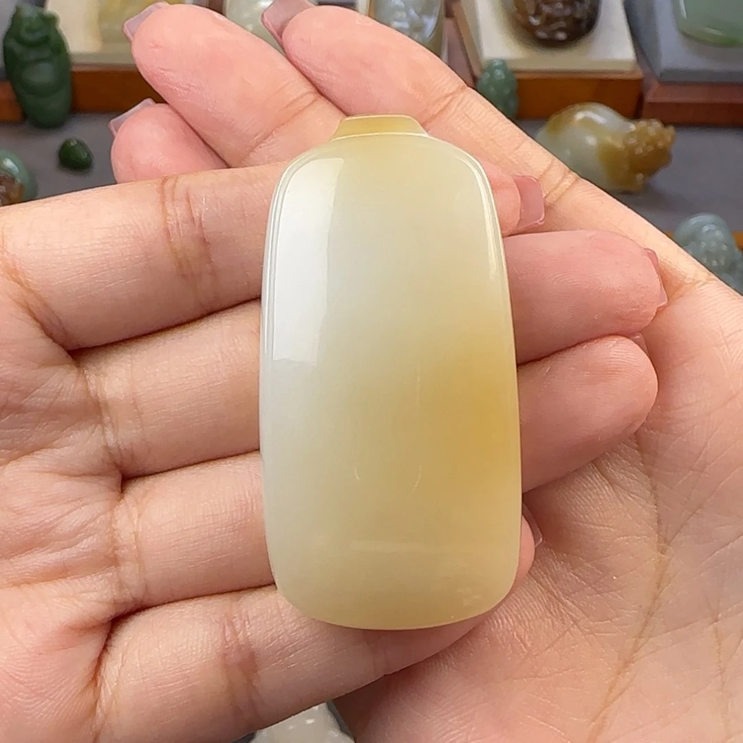 【闪购商品】和田玉未镶嵌颈饰b****t