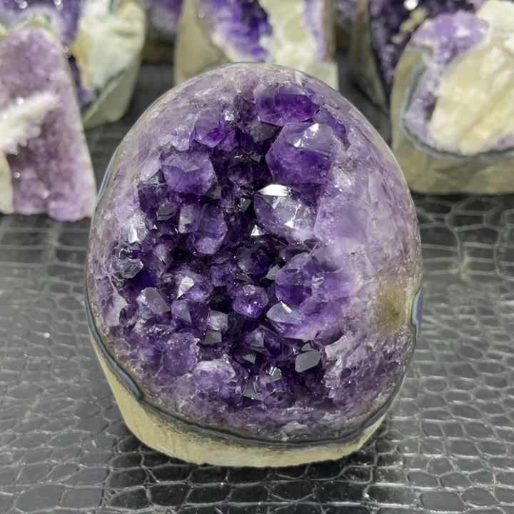 水晶未镶嵌珠宝半成品大牙紫晶簇