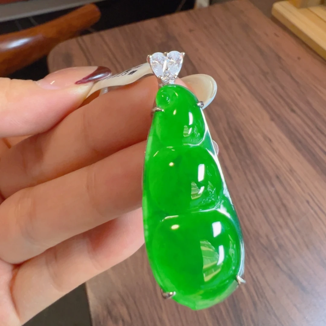 翡翠银S925镶嵌颈饰豆子