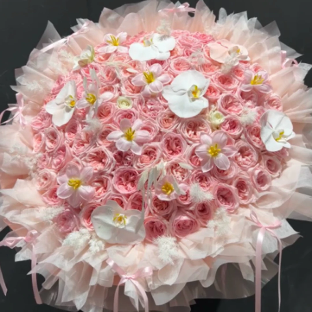99支粉玫瑰混搭花束