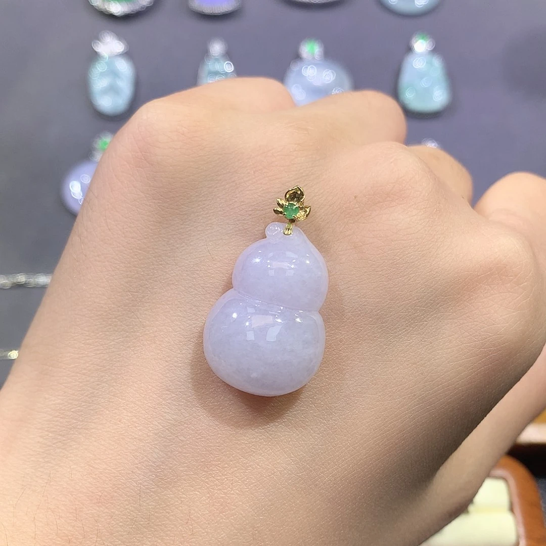 颈饰18K金镶嵌翡翠葫芦吊坠