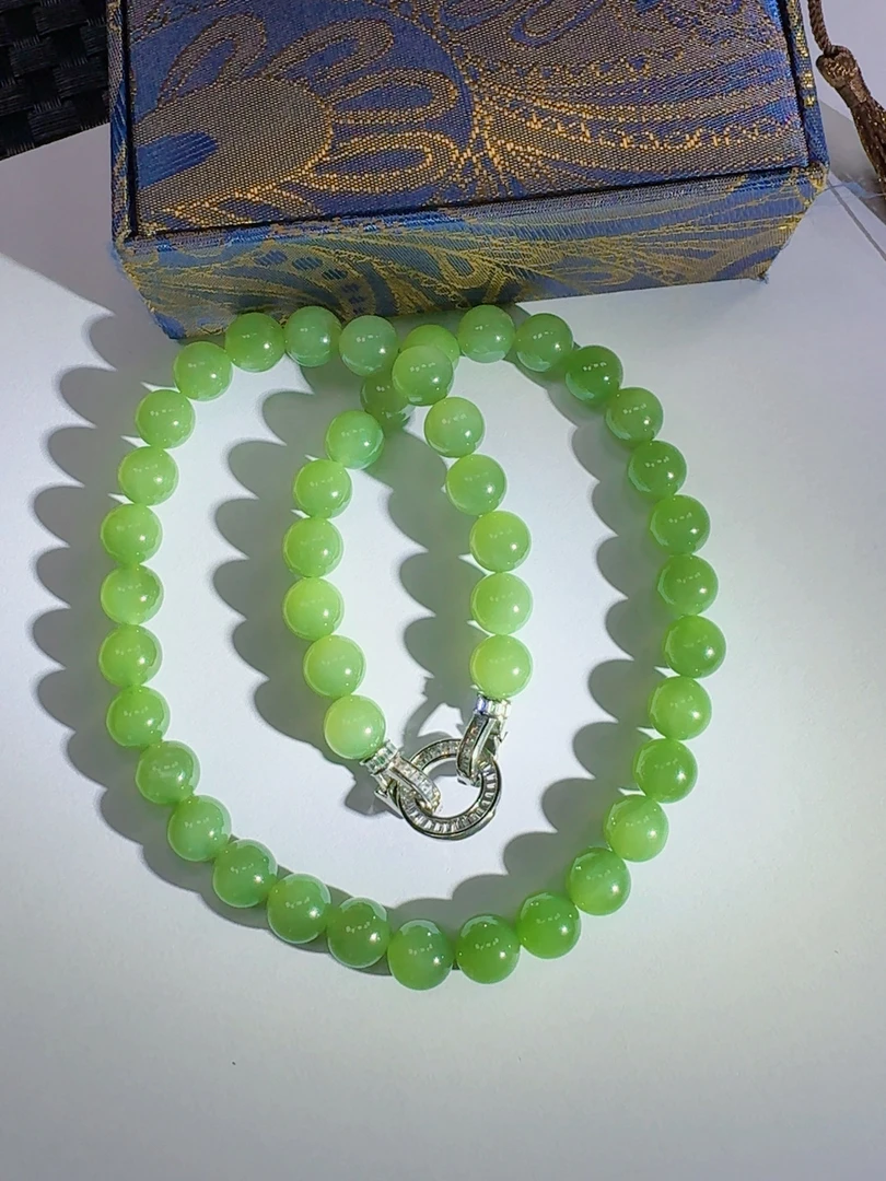 碧玉10mm高冰乌兰海青苹果绿项链