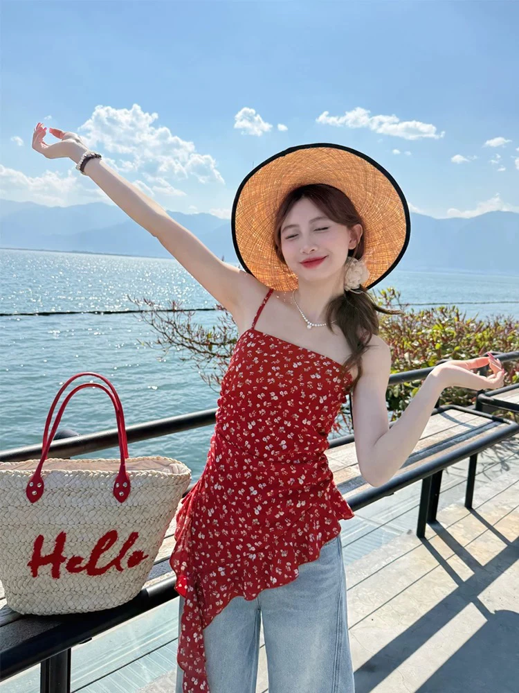 【叁月】多巴胺度假风碎花吊带背心女夏季新款设计不规则修身上衣