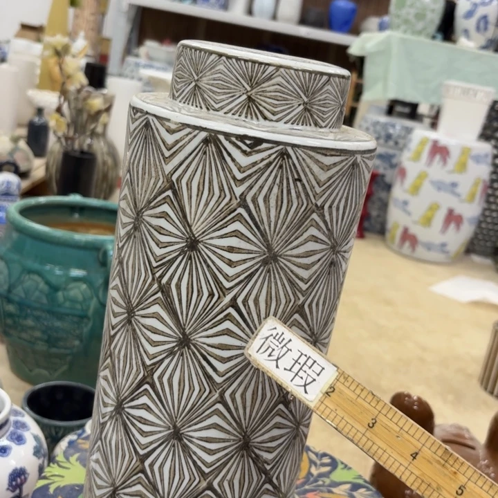 微瑕青花瓷器值得购买包含