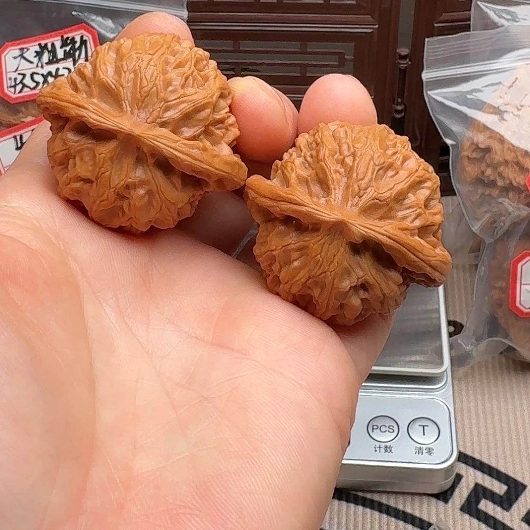 文玩核桃把件宫灯