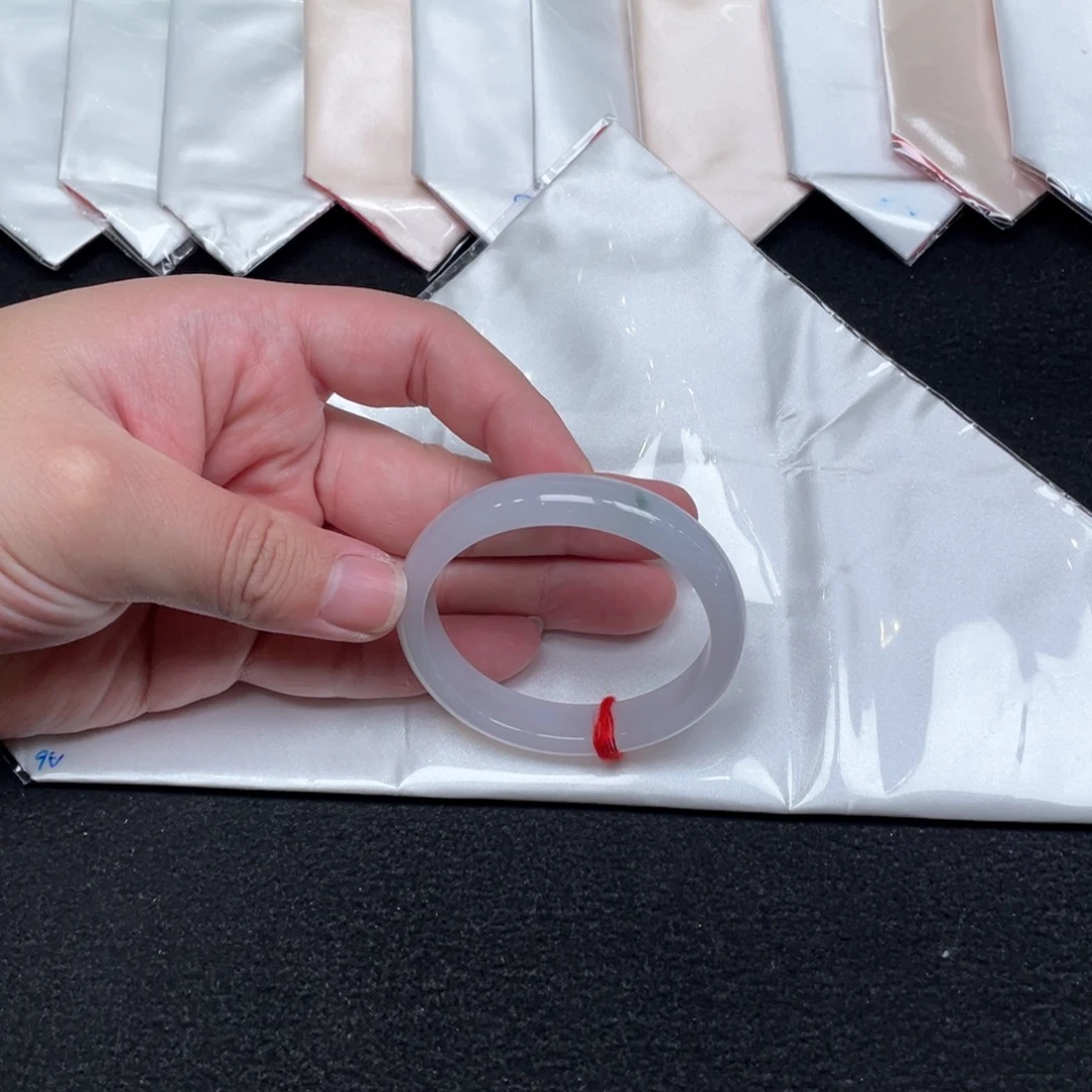 翡翠未镶嵌手镯53.8贵妃