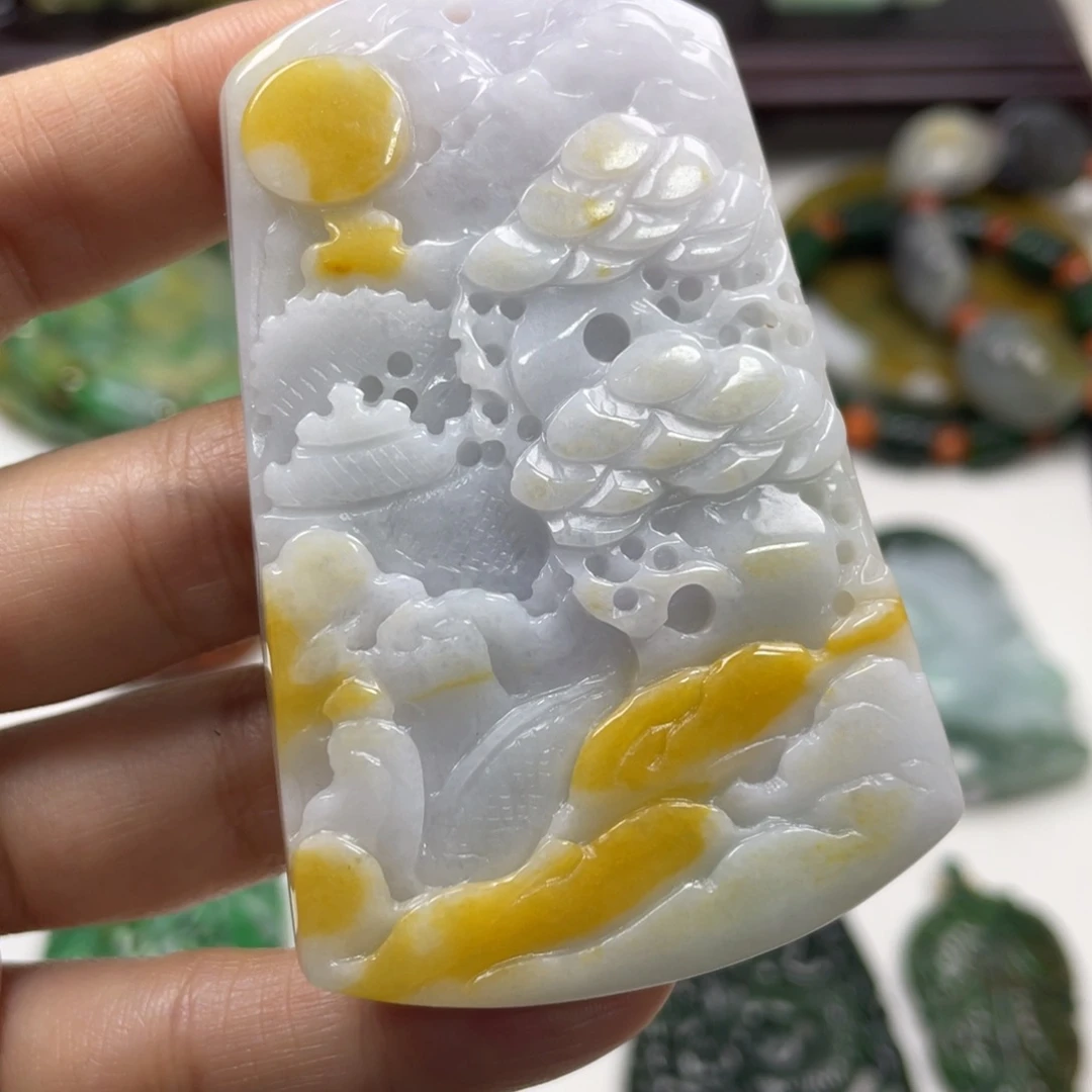 翡翠未镶嵌颈饰牌子