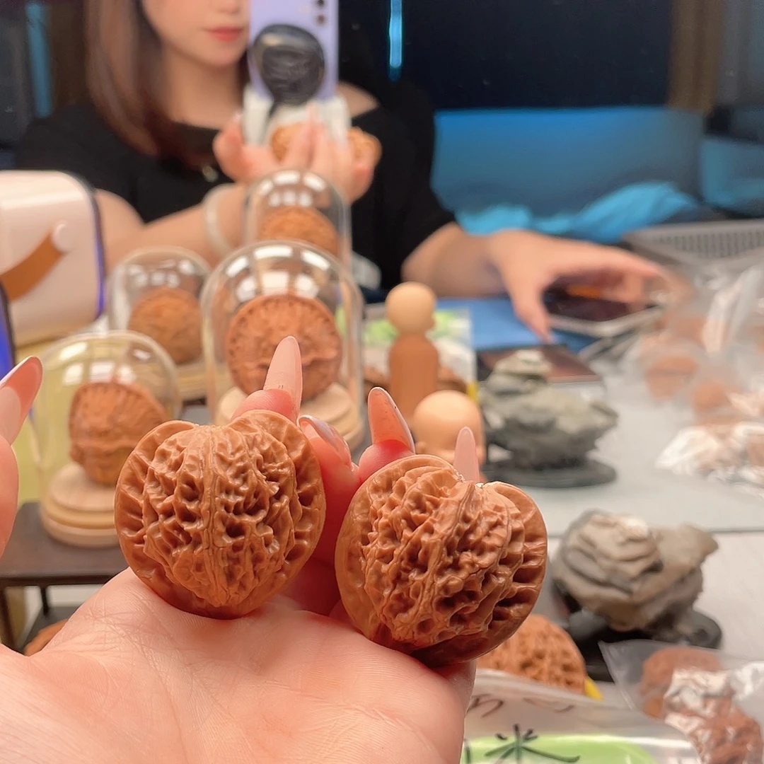 文玩核桃吊坠李*恩1米