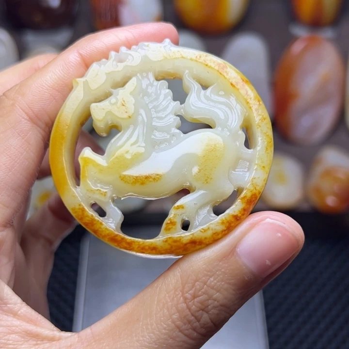 和田玉未镶嵌颈饰