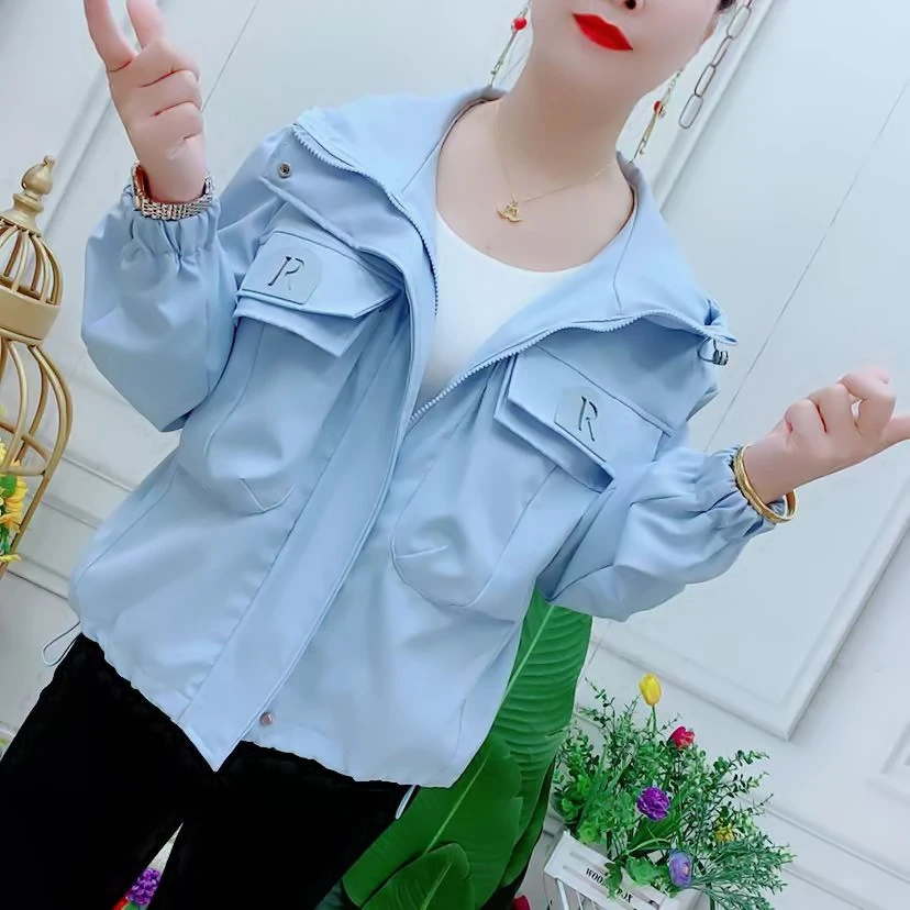 时尚洋气连帽冲锋衣外套女春秋2025新款韩版时尚百搭减龄夹克上衣