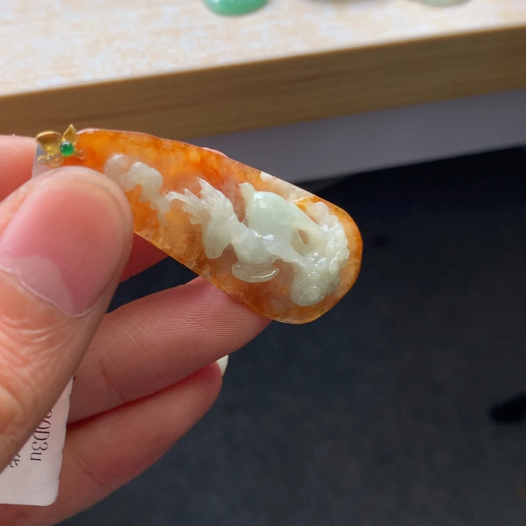 翡翠未镶嵌颈饰吊坠