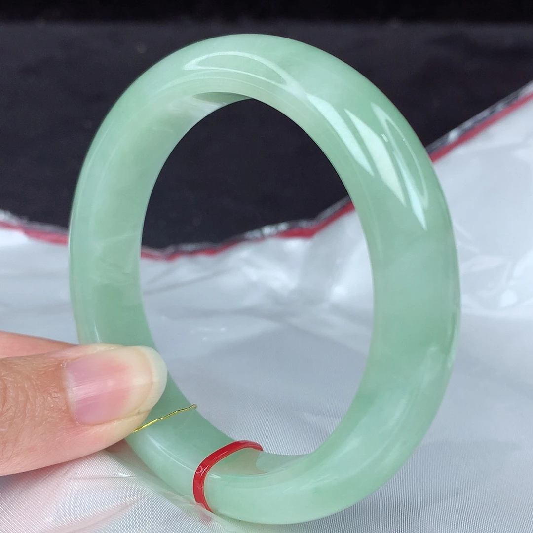 翡翠手镯未镶嵌57圈3877