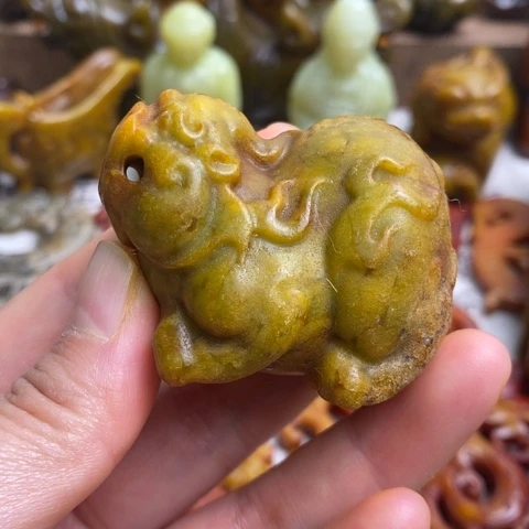 蛇纹石玉未镶嵌颈饰23