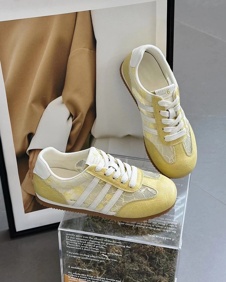 时尚休闲网面透气女鞋