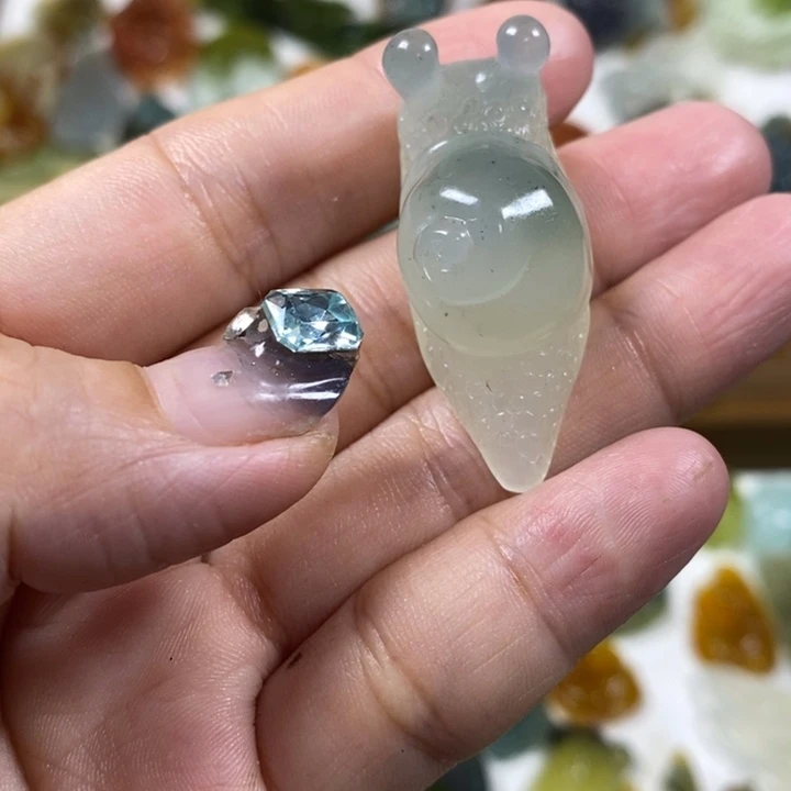 未镶嵌蛇纹石玉吊坠