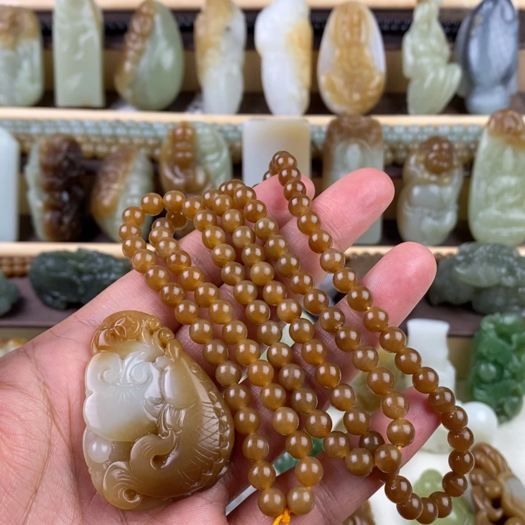 似***@和田玉未镶嵌颈饰