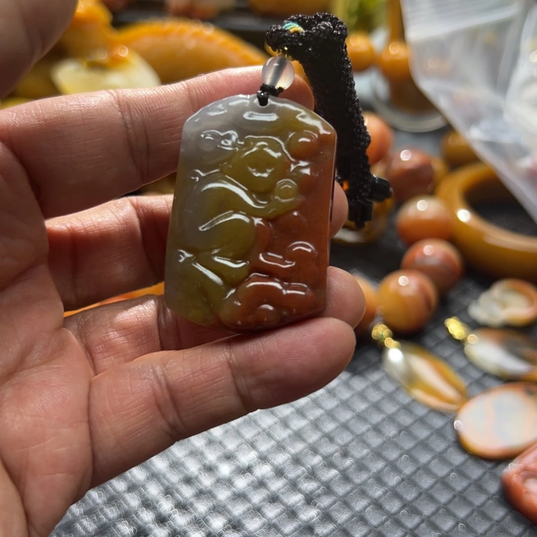 石英质玉未镶嵌颈饰