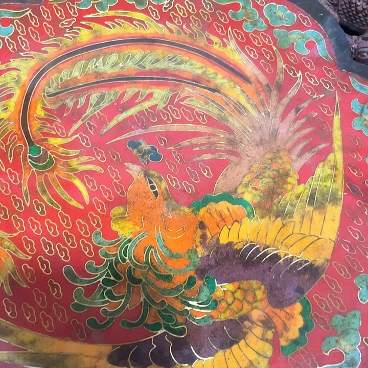 蜂****核桃木移动器物表面上看起来非常