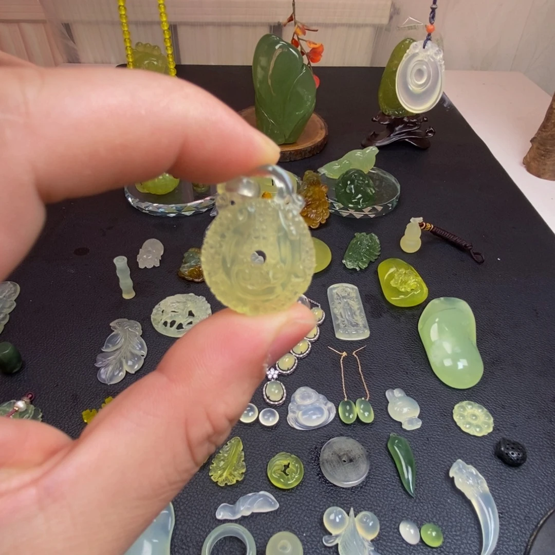 蛇纹石玉合金颈饰