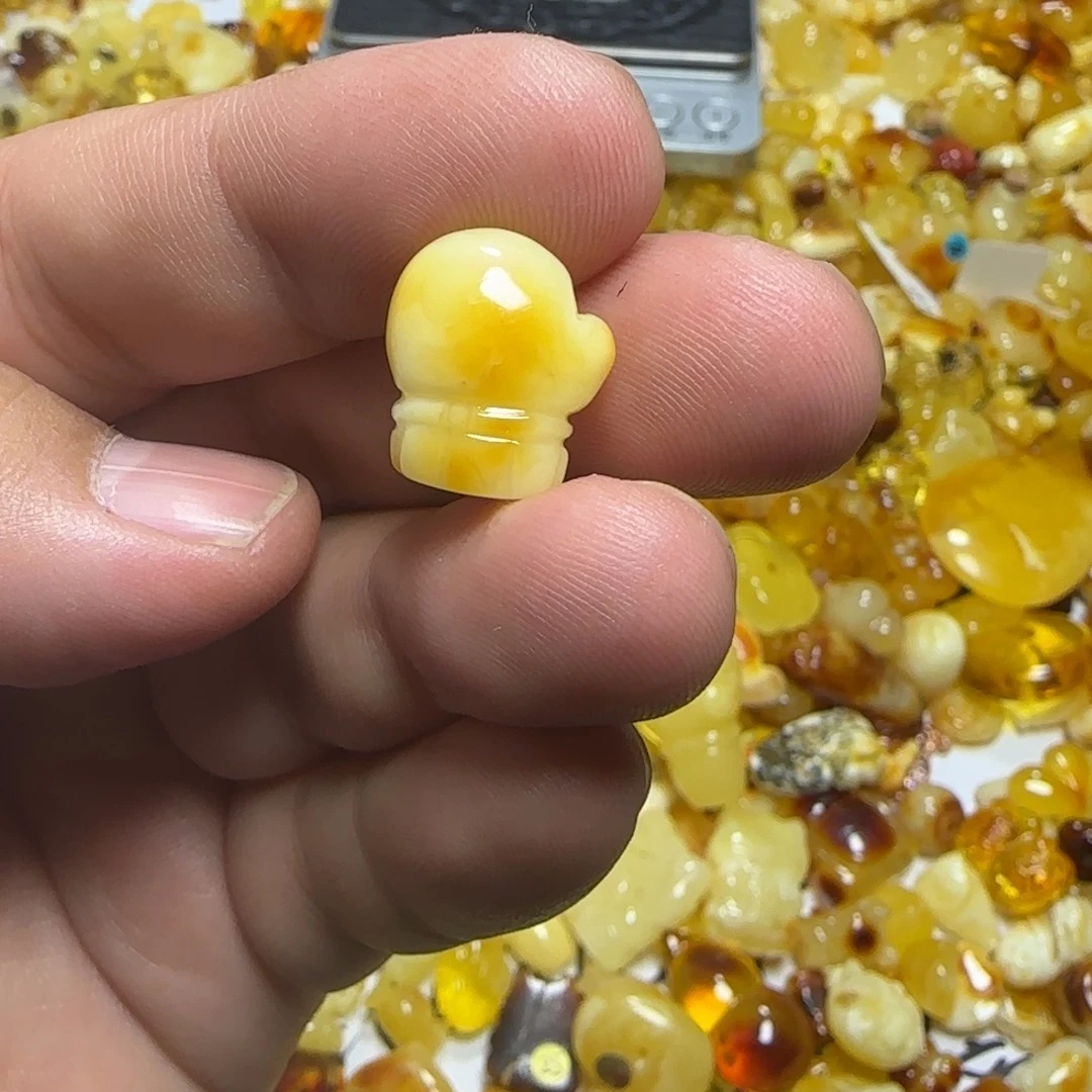 琥珀未镶嵌裸石0.76克