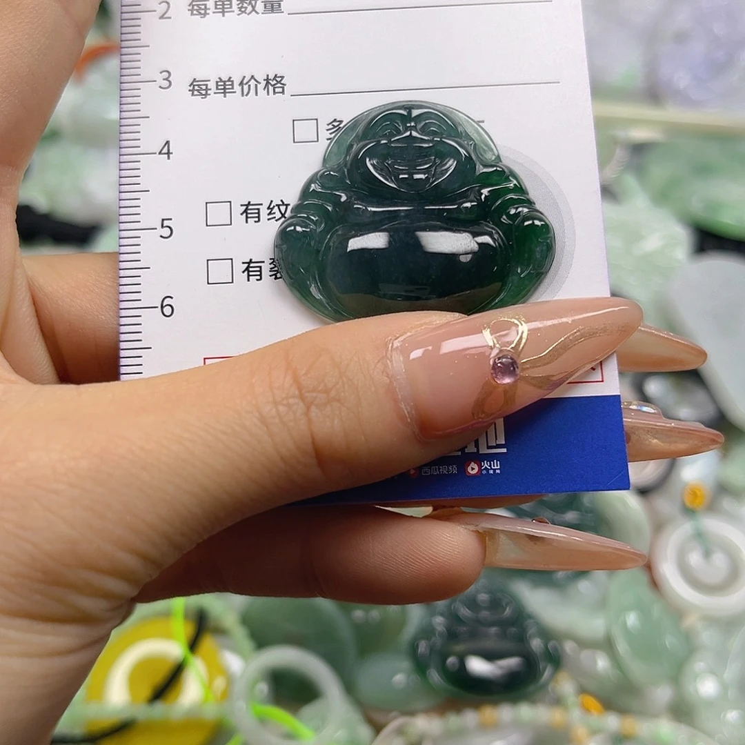 翡翠未镶嵌颈饰hhh