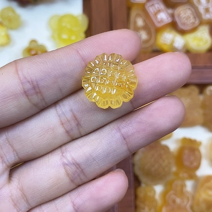 吊坠橄榄核双面向日葵100