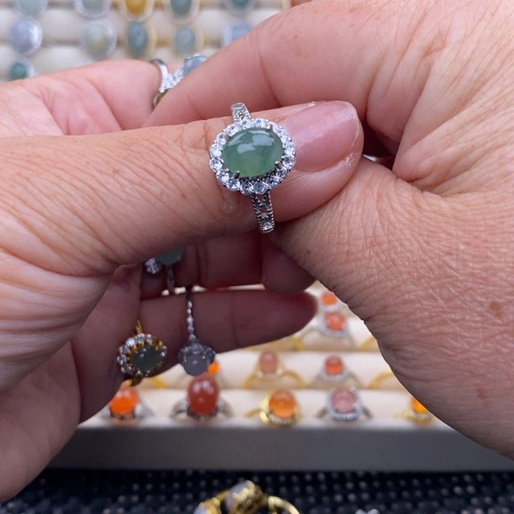 未镶嵌戒指翡翠你***么　缅甸