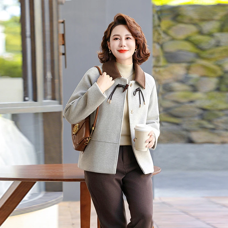 中年妈妈春装短外套洋气2025新款高贵上衣中老年女式春秋毛呢大衣
