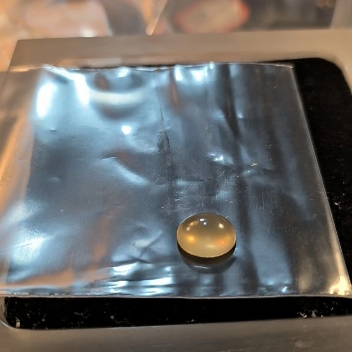一***道石英岩玉未镶嵌戒面