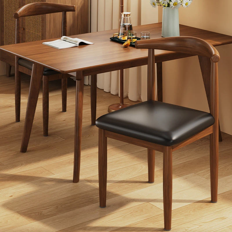 现代简约餐椅家用餐厅椅子餐桌牛角椅仿实木铁艺休闲书桌凳子靠背