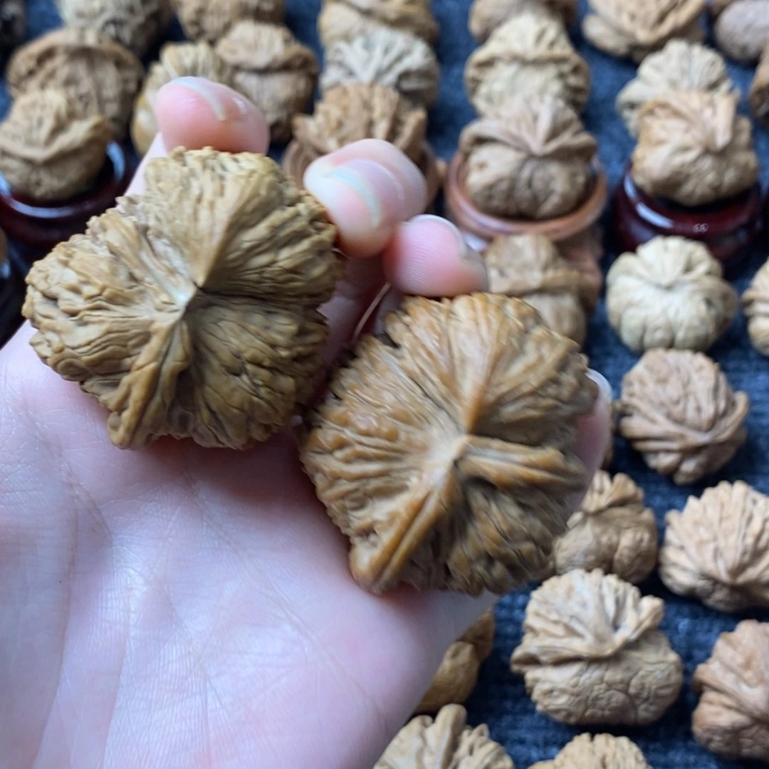 吊坠文玩核桃白狮子犀牛角