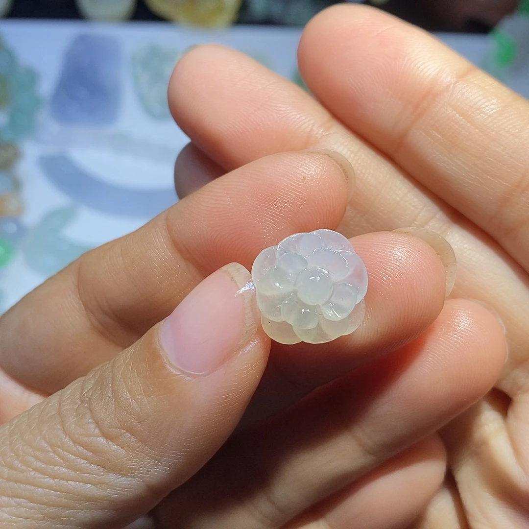 定制翡翠未镶嵌花