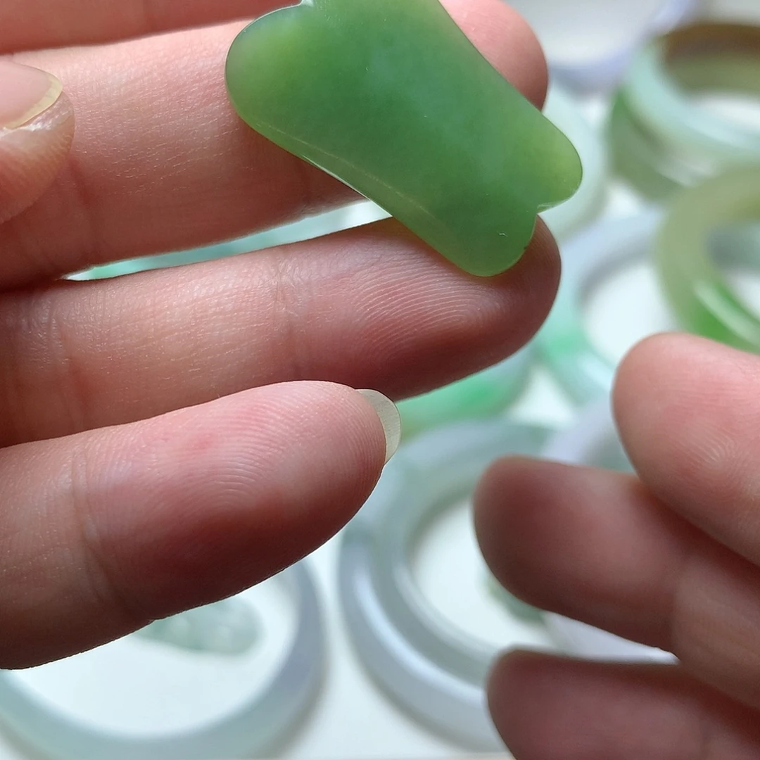 颈饰未镶嵌和田玉扇子