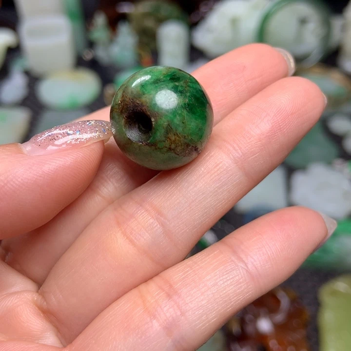 翡翠未镶嵌挂件清