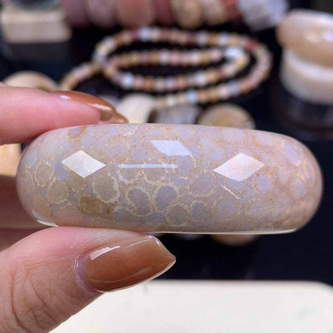 【闪购商品】颈饰未镶嵌硅化珊瑚（珊瑚玉）上新手镯50.7（37号）