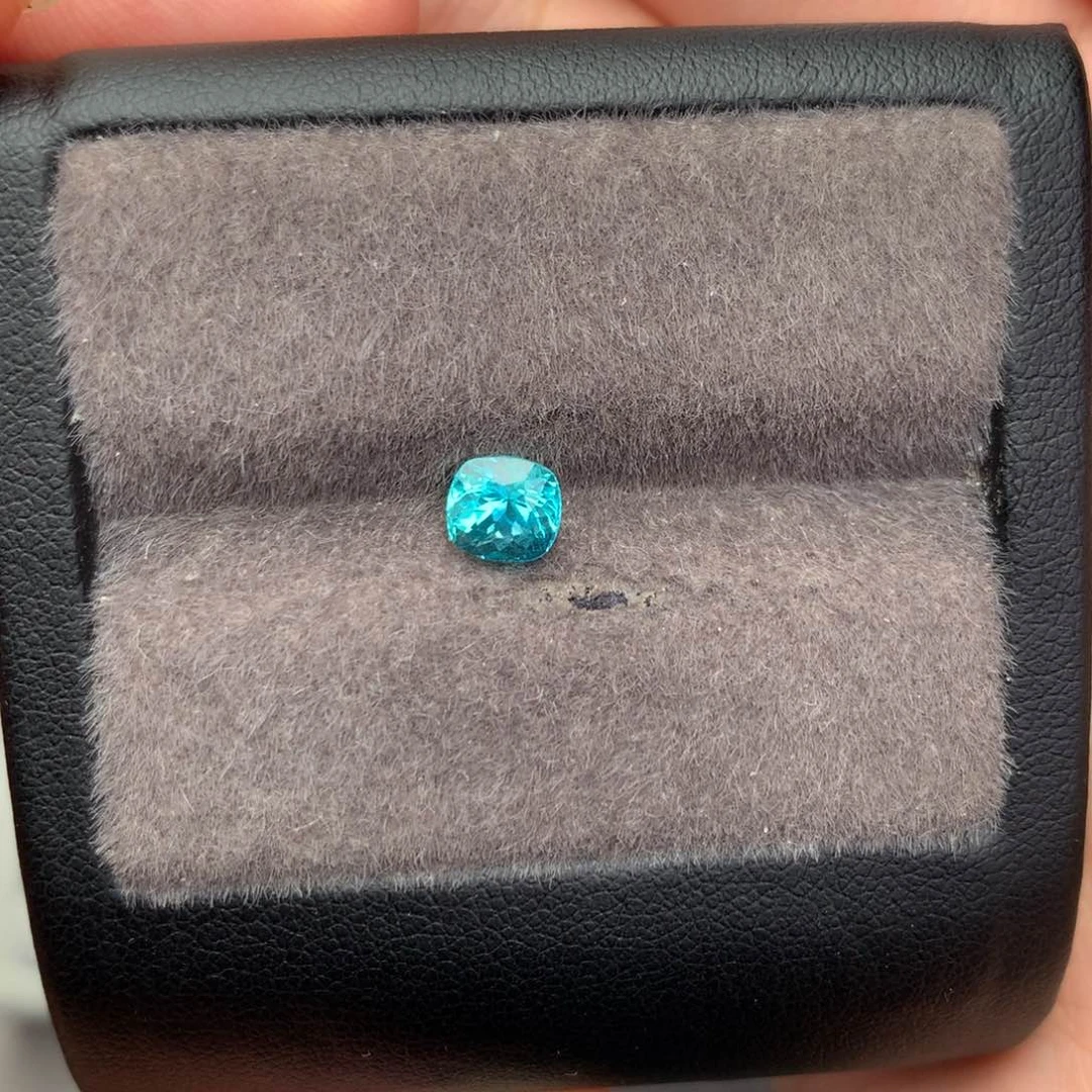 未镶嵌磷灰石裸石1.025ct