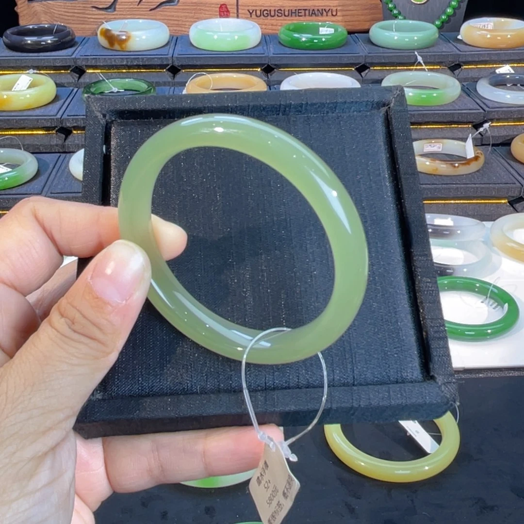 未镶嵌手镯和田玉-高冰葡萄肉茶晴52