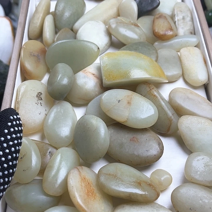 和田玉（糖玉）和田玉边角料9K金镶嵌用****界