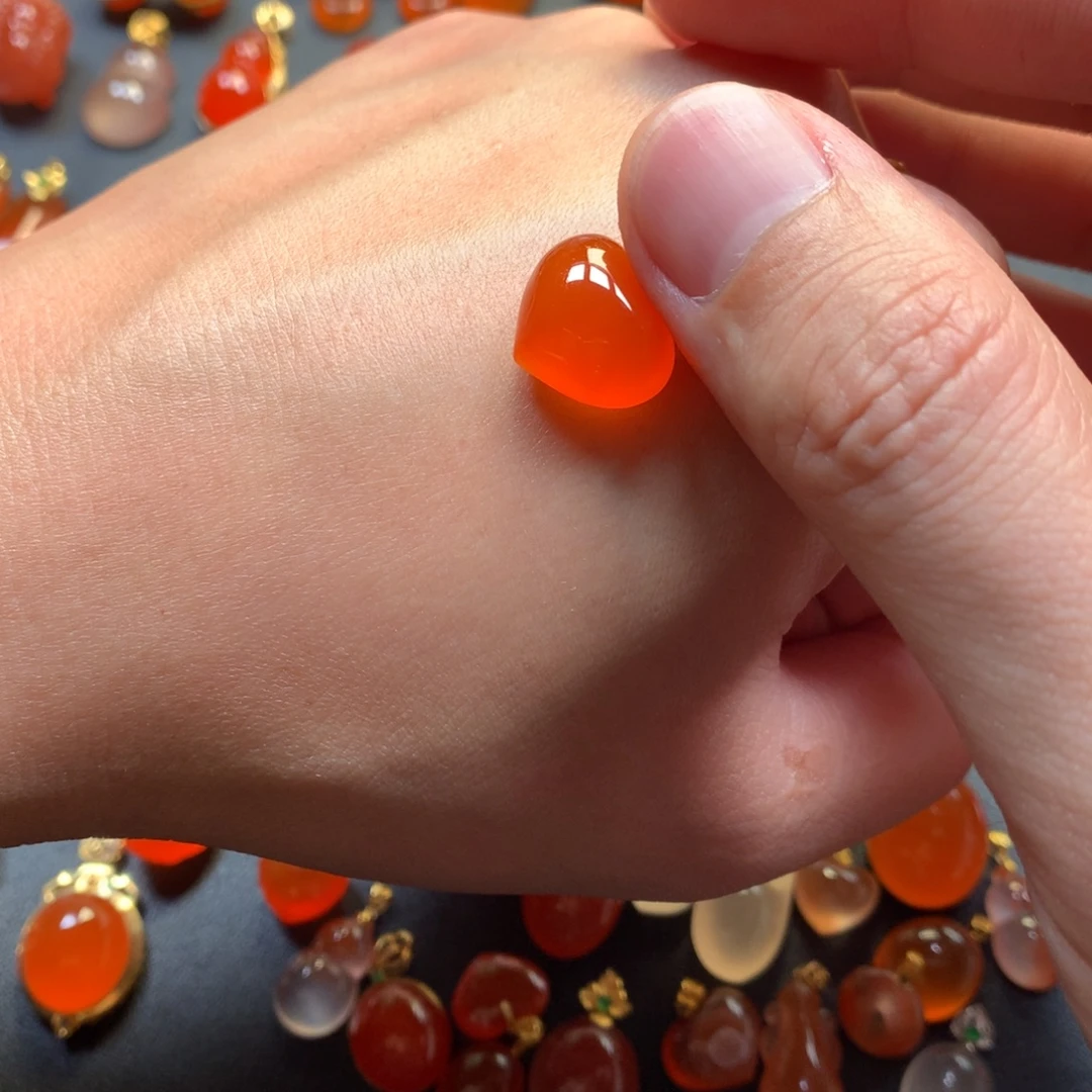 南红玛瑙未镶嵌颈饰